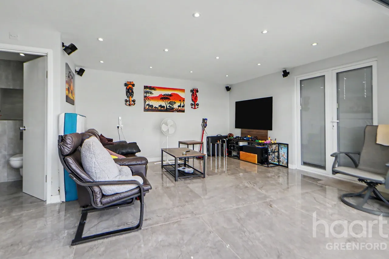 Lee Road, Greenford, UB6, photo 5