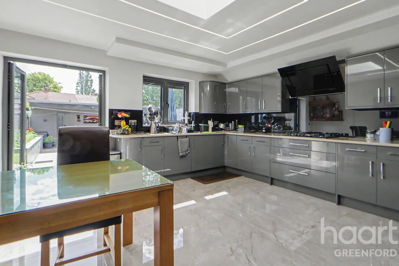 Lee Road, Greenford, UB6, photo 4