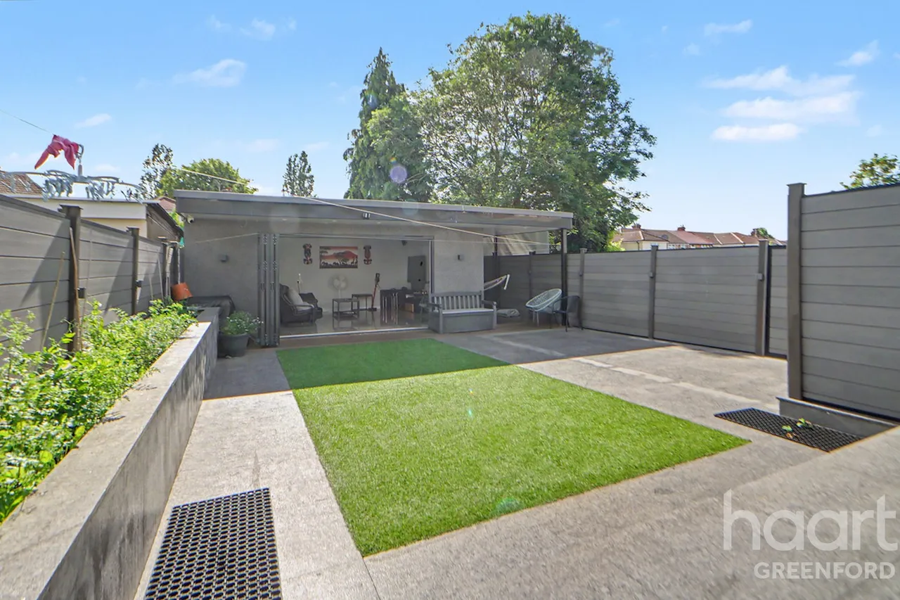 Lee Road, Greenford, UB6, photo 6