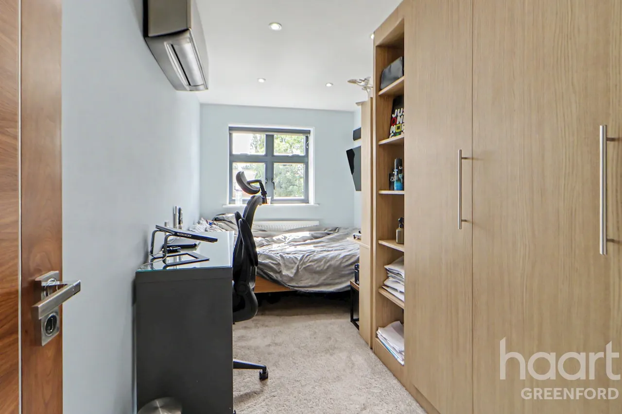Lee Road, Greenford, UB6, photo 10