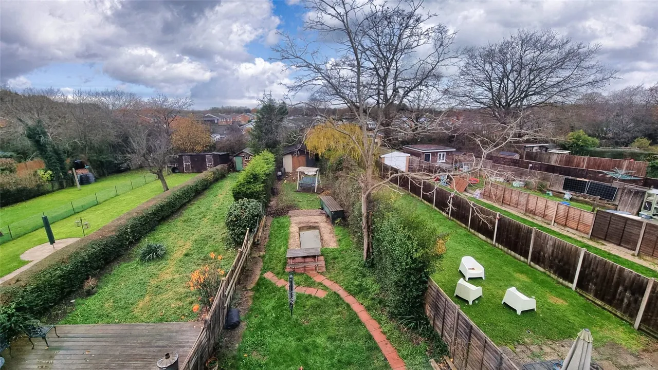 Raleigh Drive, Smallfield, RH6, photo 7