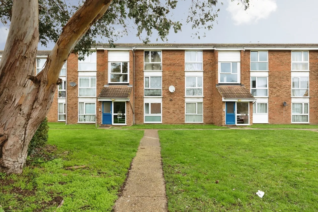 Dellow Close, Ilford, IG2, photo 6