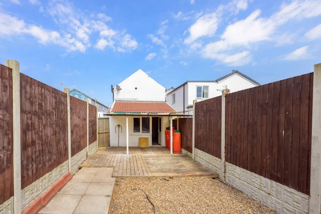 1 bed house for sale, High Street, Hogsthorpe, PE24