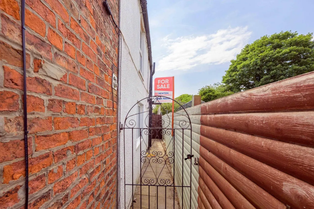 High Street, Hogsthorpe, PE24, photo 13