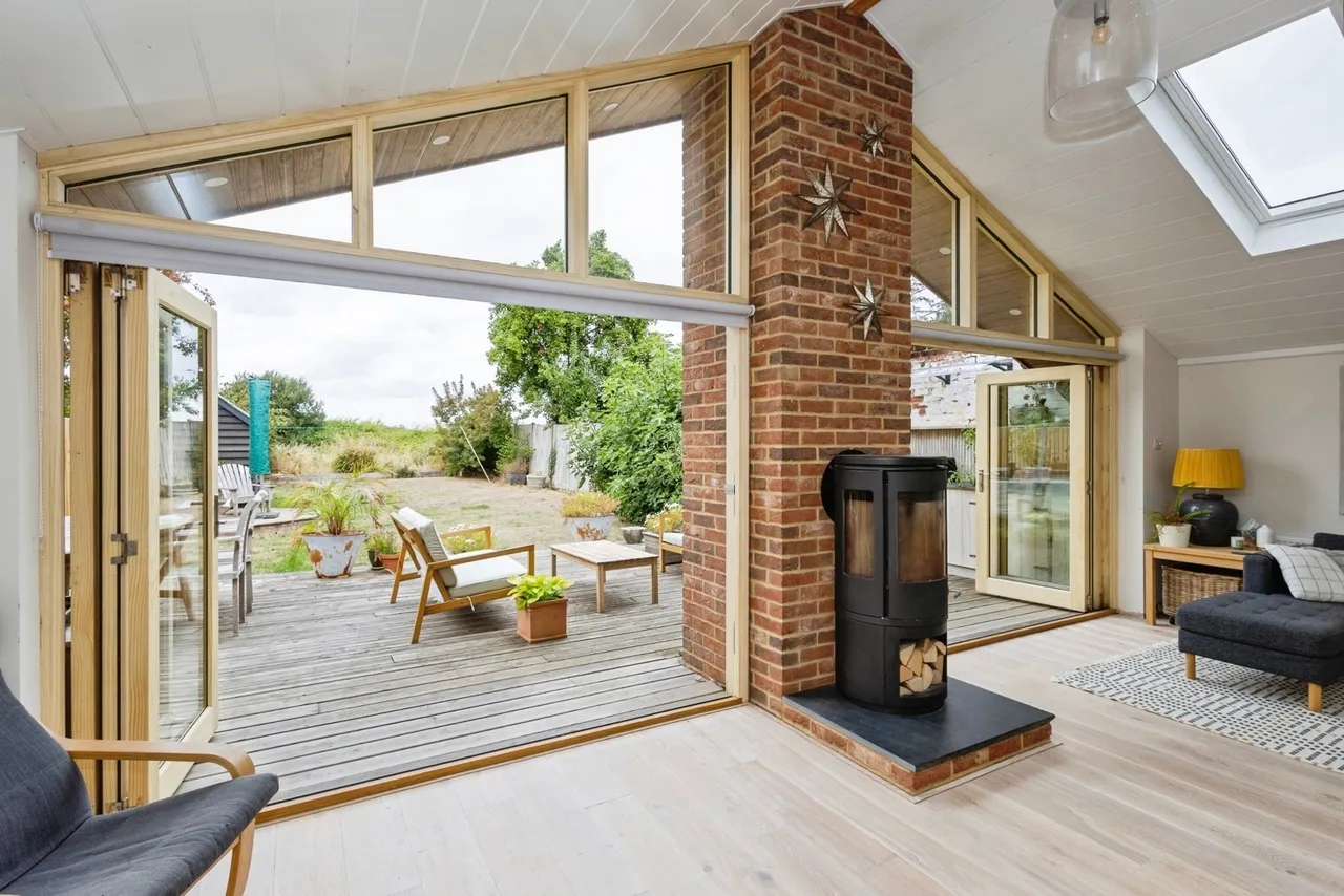 St. Marys Road, Hayling Island, PO11, photo 17