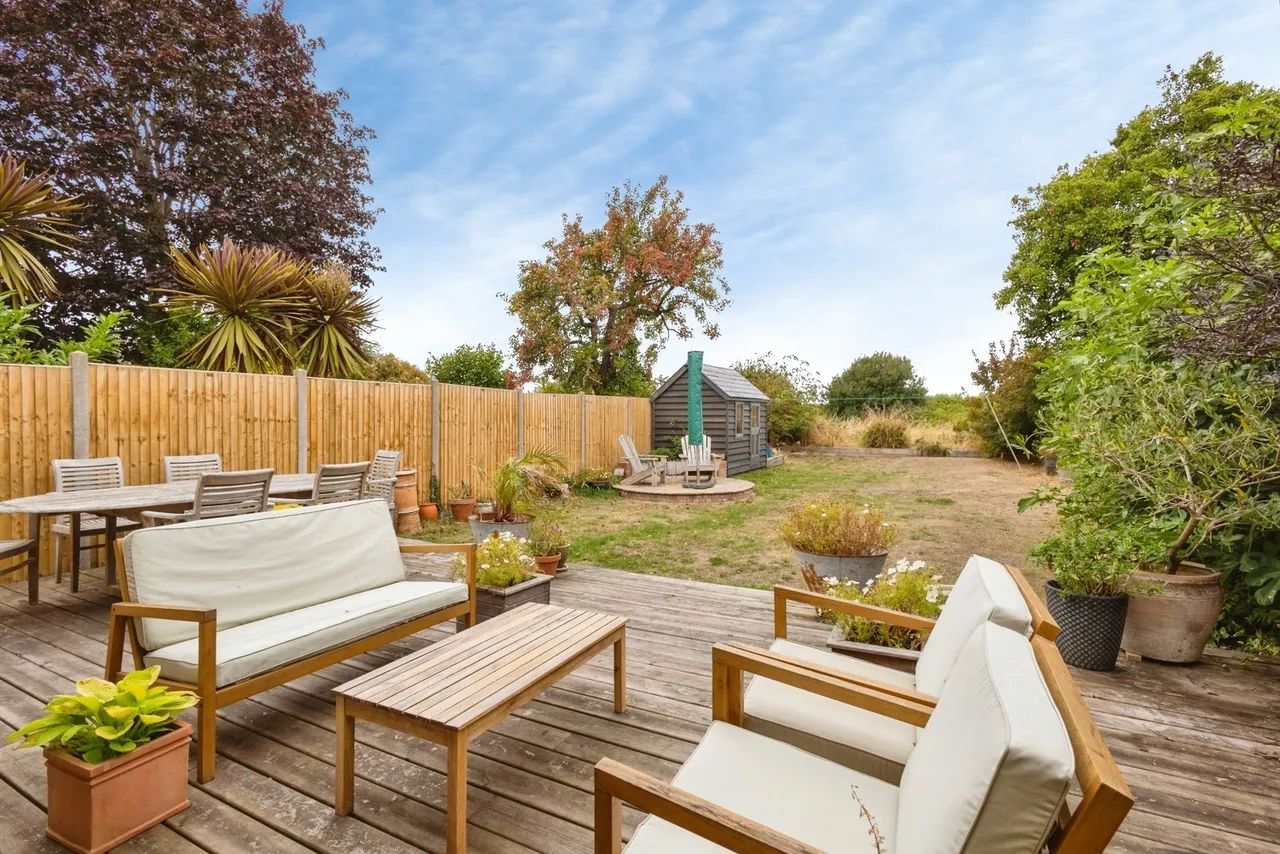 St. Marys Road, Hayling Island, PO11, photo 7