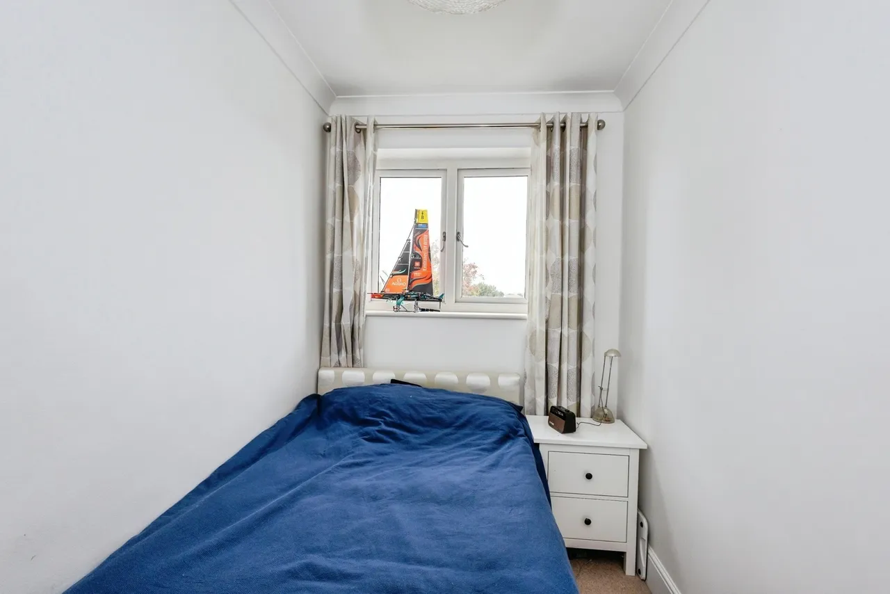 St. Marys Road, Hayling Island, PO11, photo 15