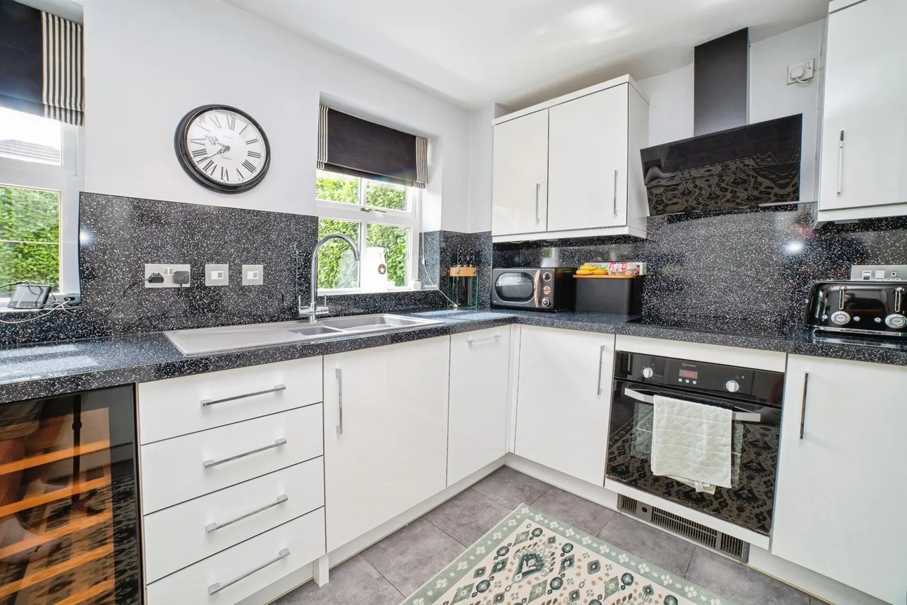 Coalfield Close, Sutton-in-Ashfield, Nottinghamshire, NG17, photo 6