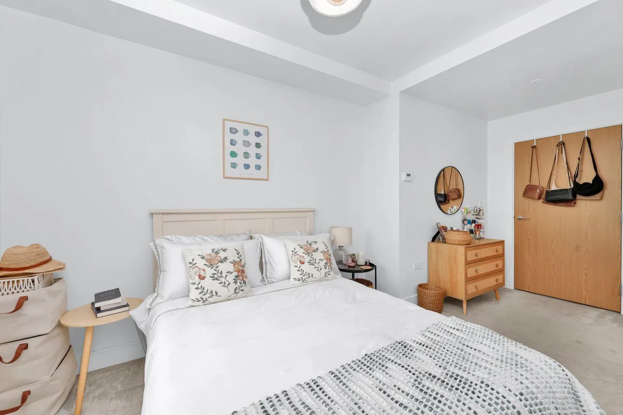 Knaresborough Drive, London, SW18, photo 5