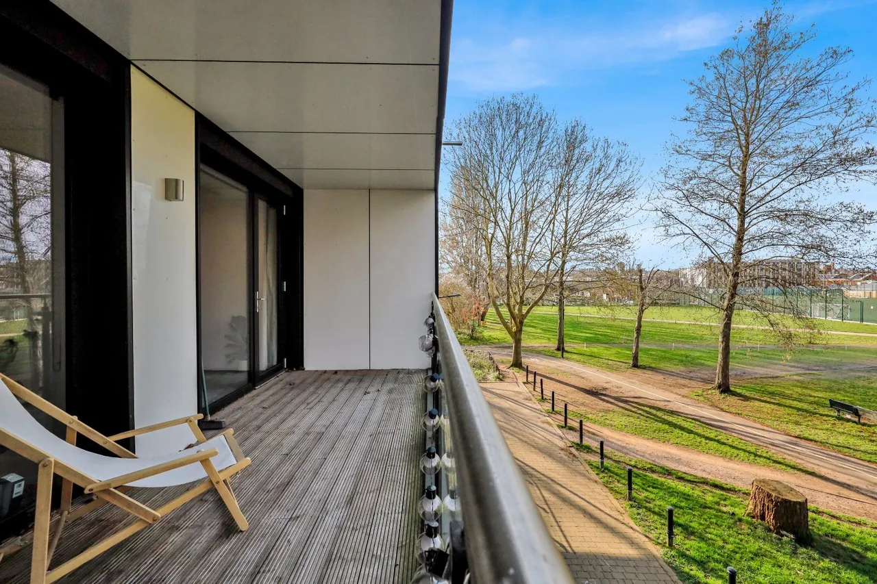 Knaresborough Drive, London, SW18, photo 7