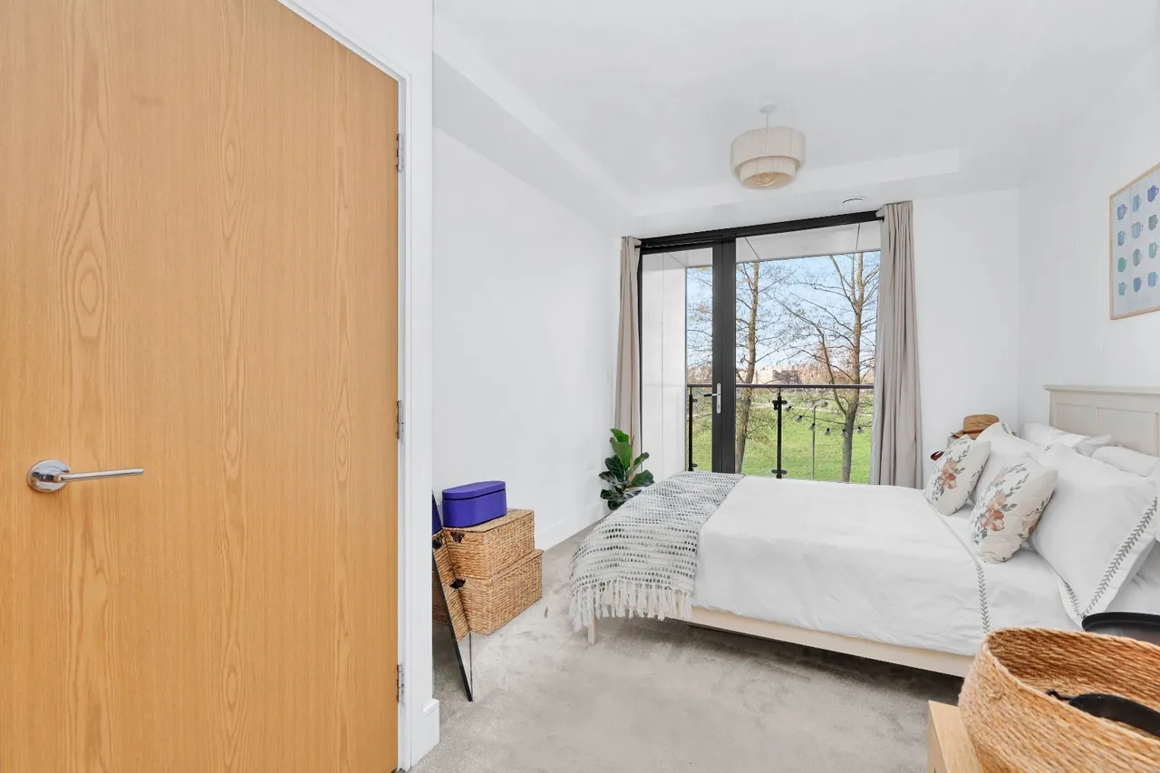 Knaresborough Drive, London, SW18, photo 6