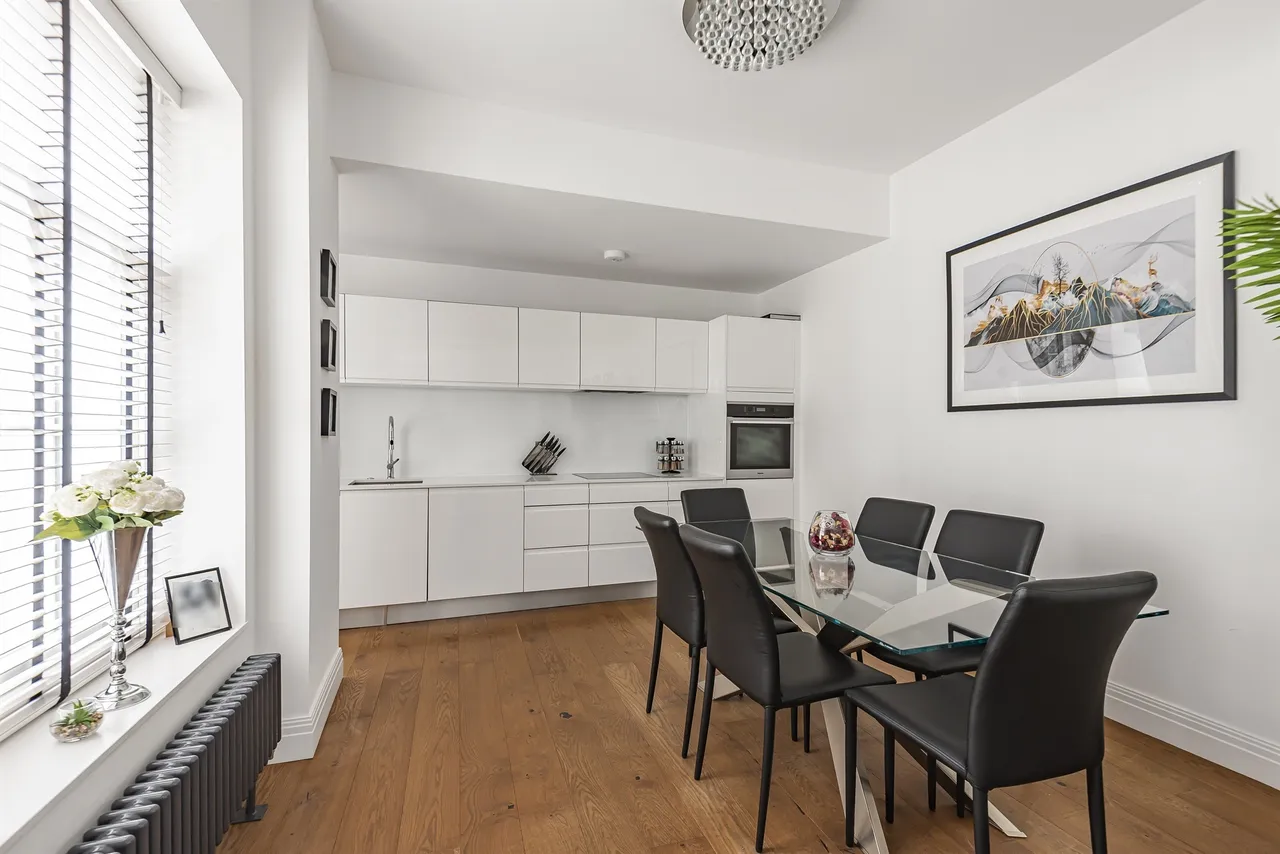 2 bed flat for sale — Exchange Court, Covent Garden, London