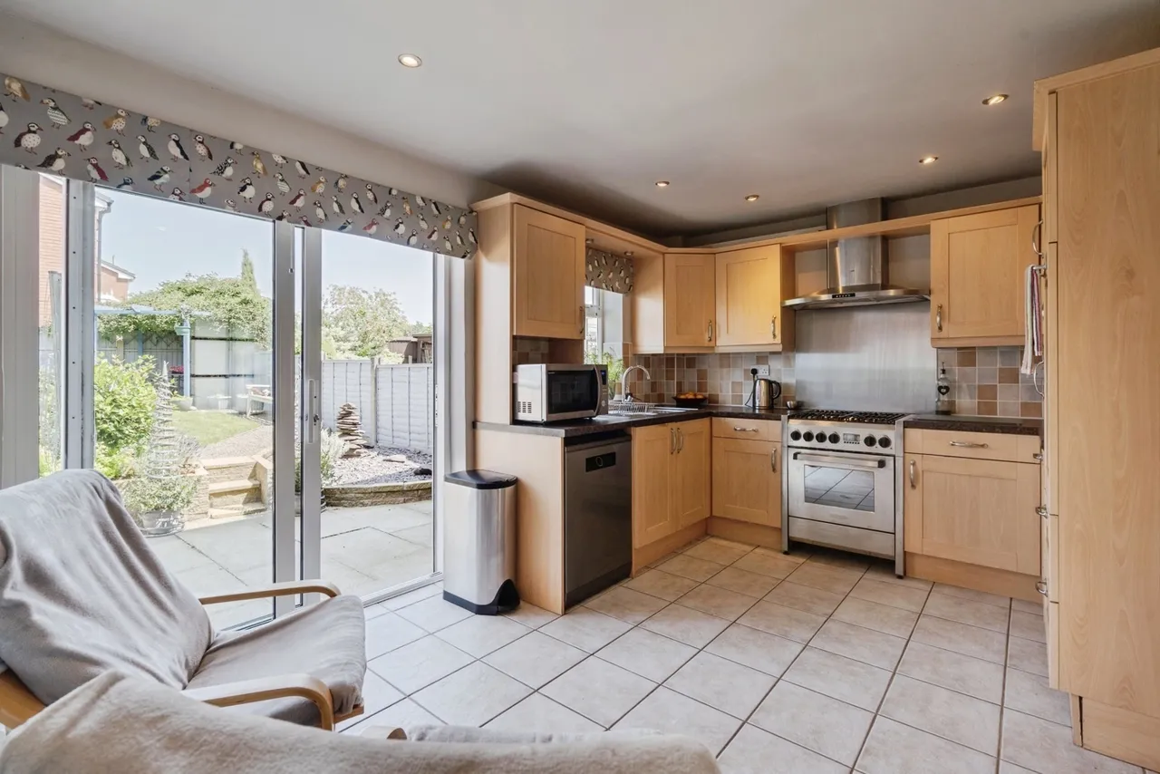 St. Georges Avenue, Westhoughton, BL5, photo 6