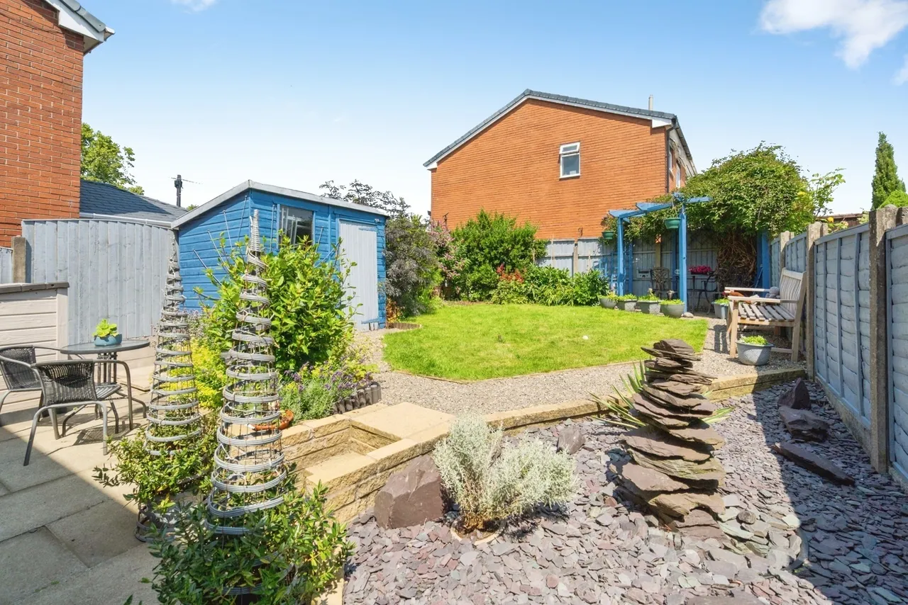 St. Georges Avenue, Westhoughton, BL5, photo 25