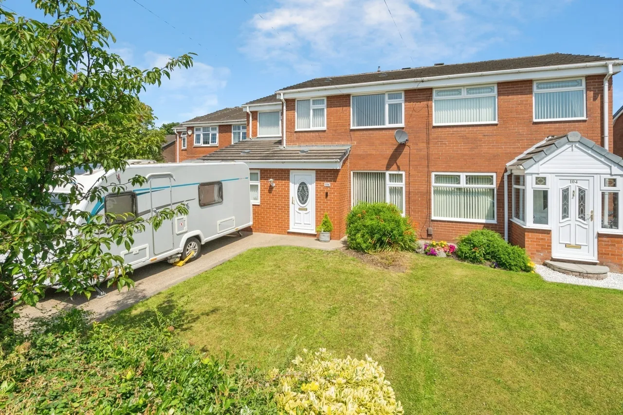 4 bed house for sale, St. Georges Avenue, Westhoughton, BL5