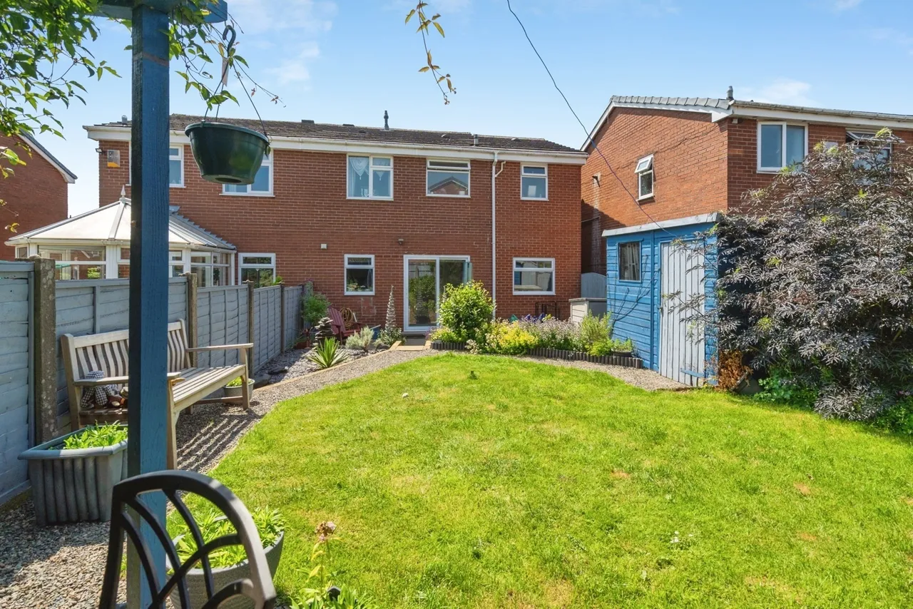 St. Georges Avenue, Westhoughton, BL5, photo 29