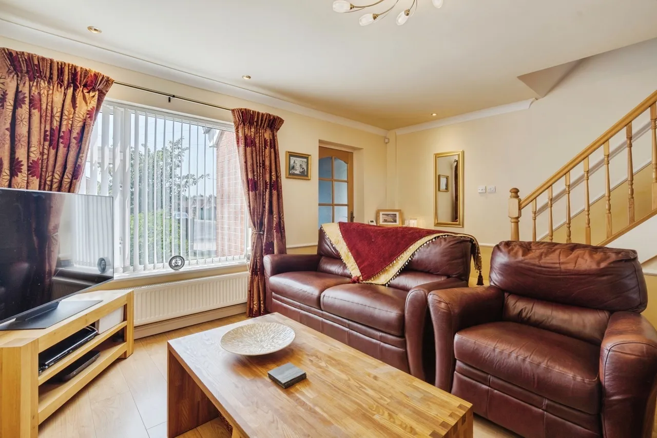 St. Georges Avenue, Westhoughton, BL5, photo 4