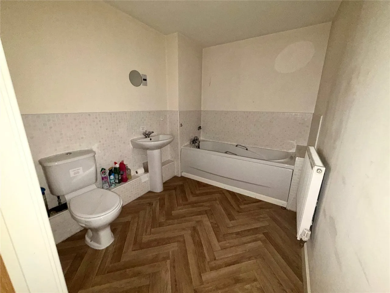 Hartford Drive, Bury, BL8, photo 3