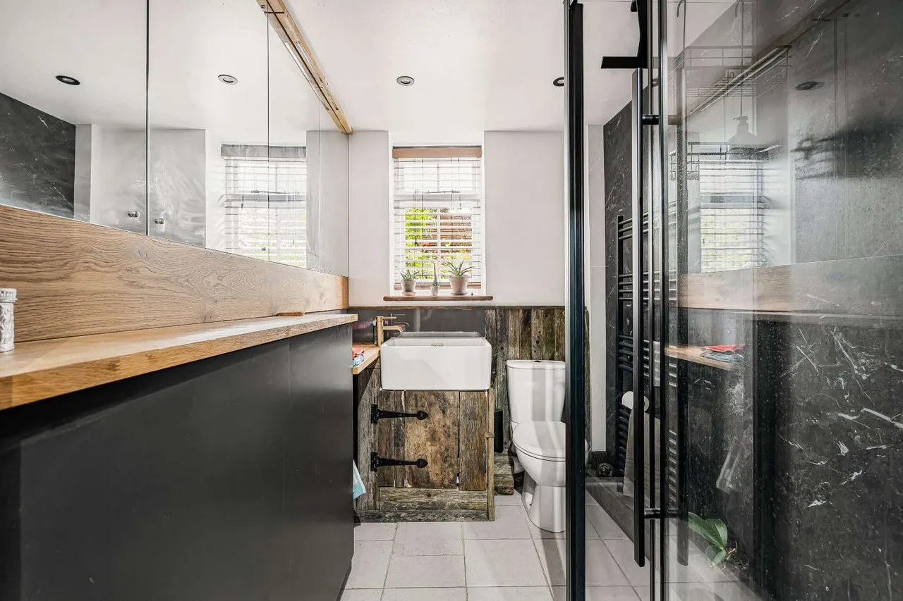 North Street, Petworth, GU28, photo 11