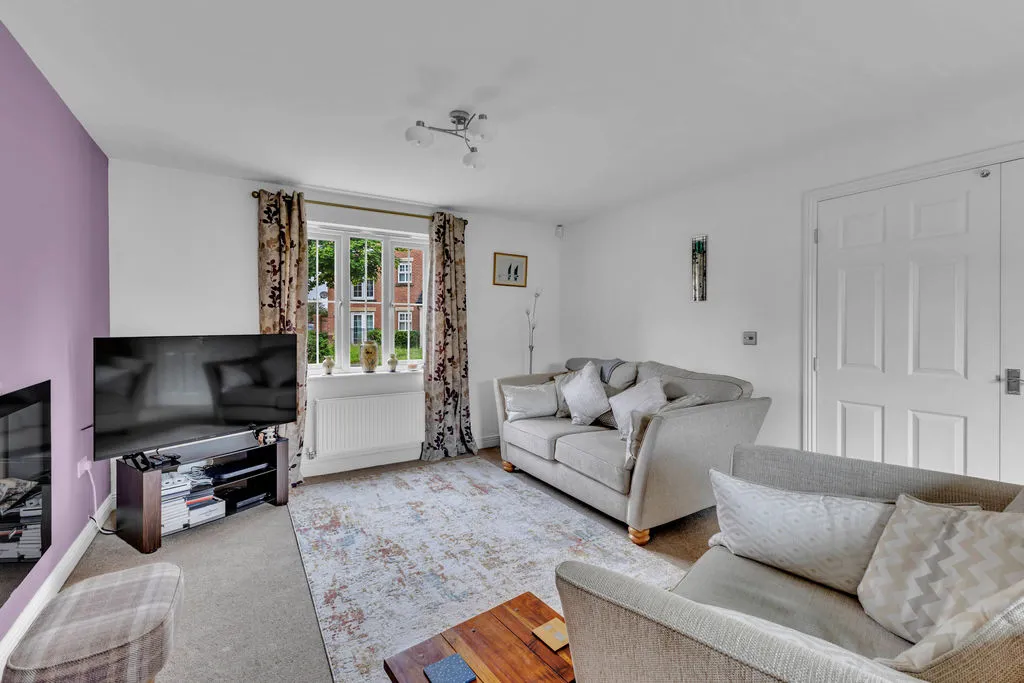 Newbold Hall Drive, Rochdale OL16 3AJ, photo 4