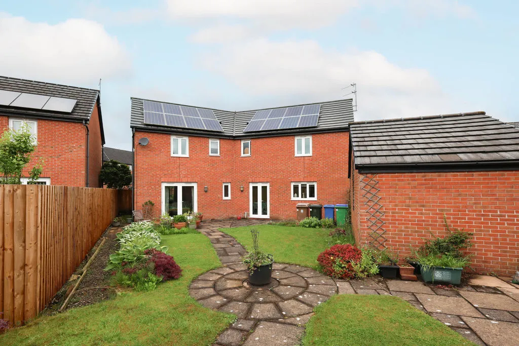 Newbold Hall Drive, Rochdale OL16 3AJ, photo 24