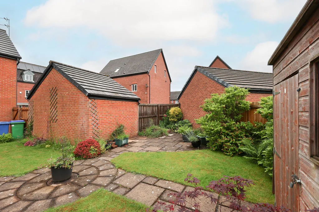 Newbold Hall Drive, Rochdale OL16 3AJ, photo 27