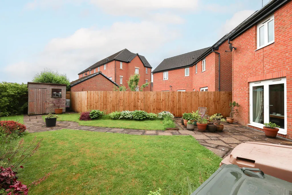 Newbold Hall Drive, Rochdale OL16 3AJ, photo 25