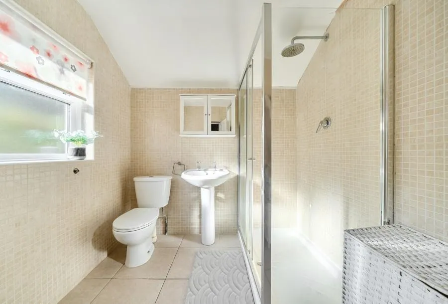 Lumley Road, Horley, RH6, photo 9
