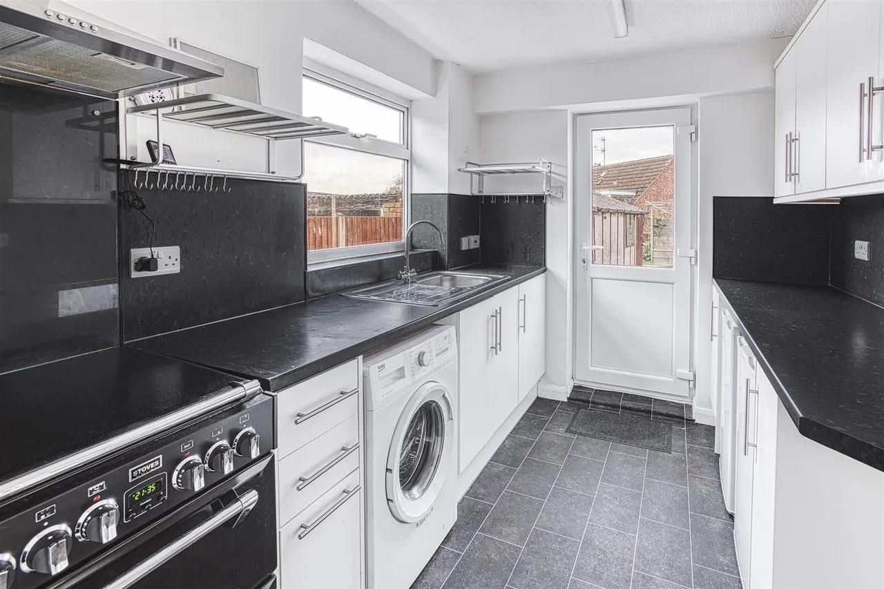 Windermere Crescent, Allestree, photo 3
