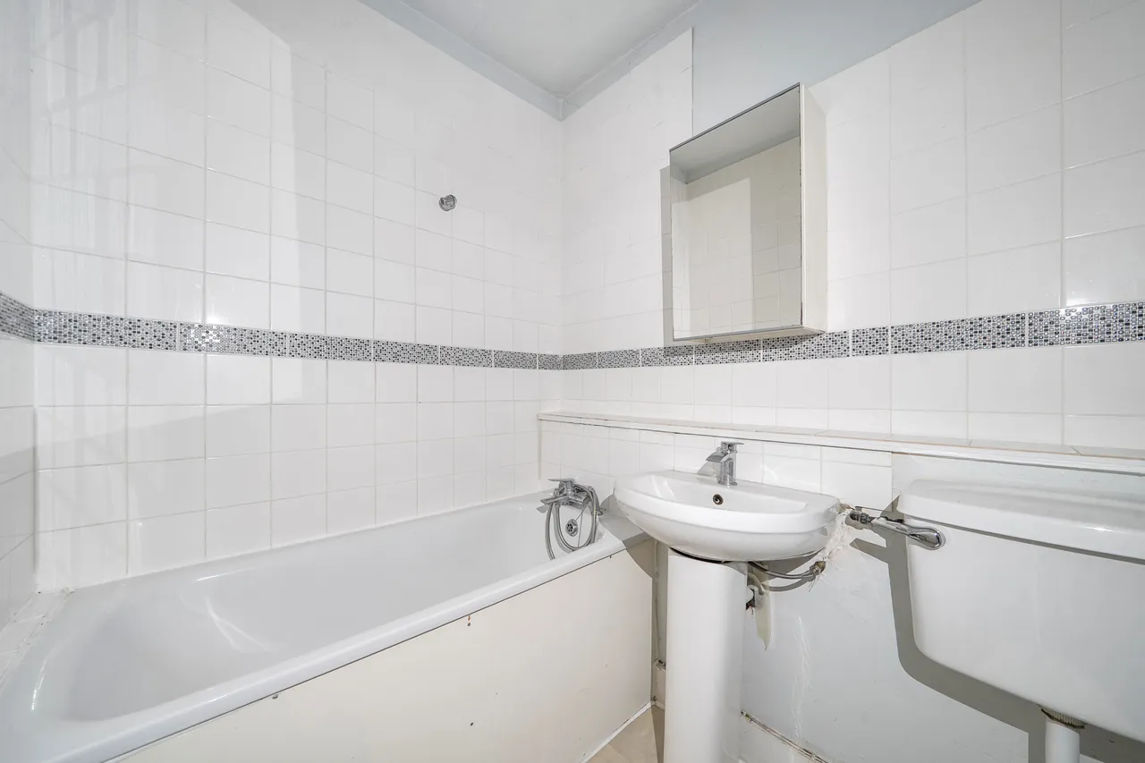 Flat 7, 24 Longridge Road, London, photo 5