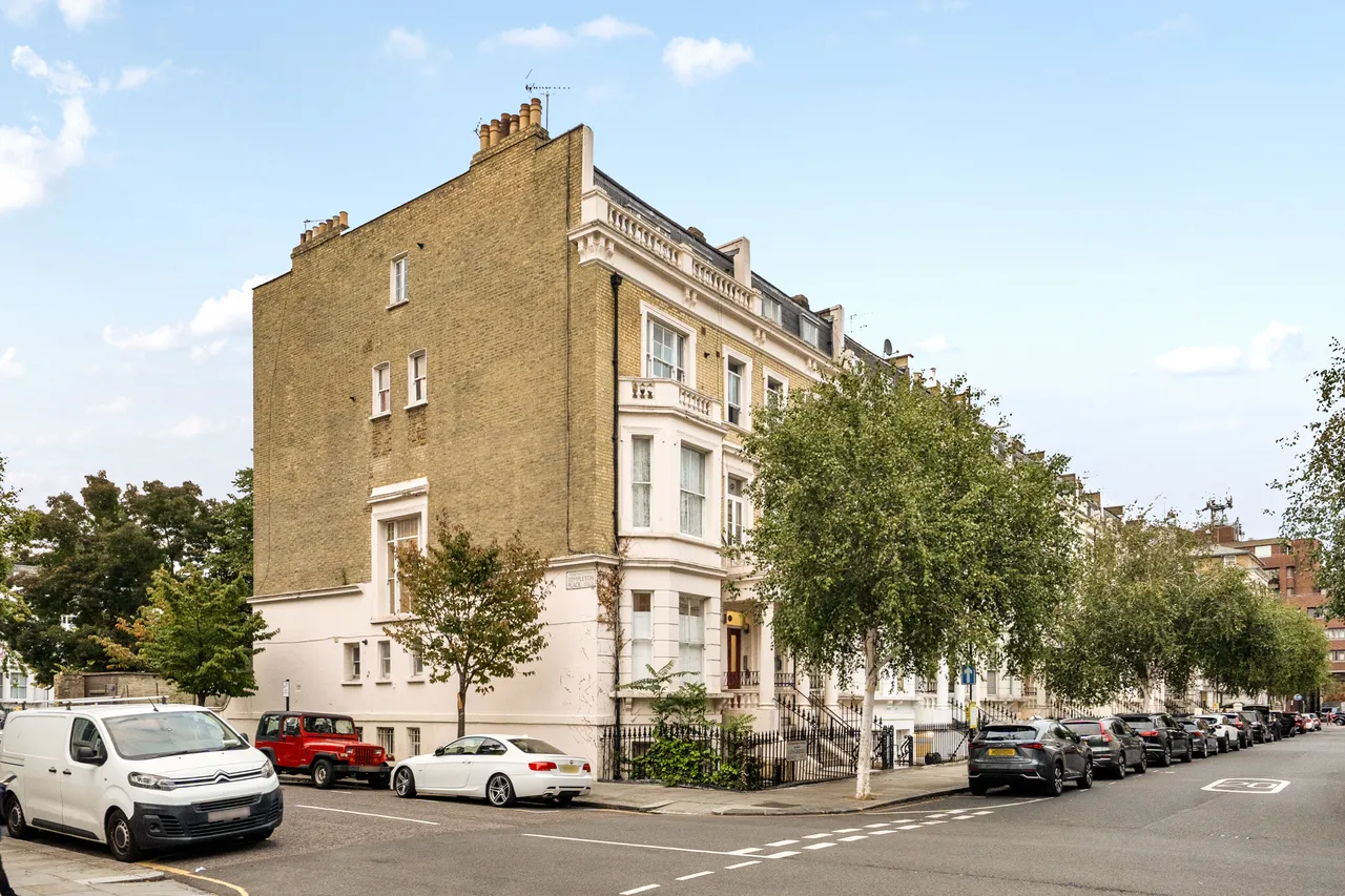 Flat 7, 24 Longridge Road, London, photo 2