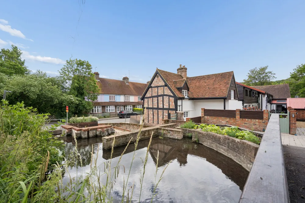 2 bed barn conversion for sale — Waterside, Chesham, HP5