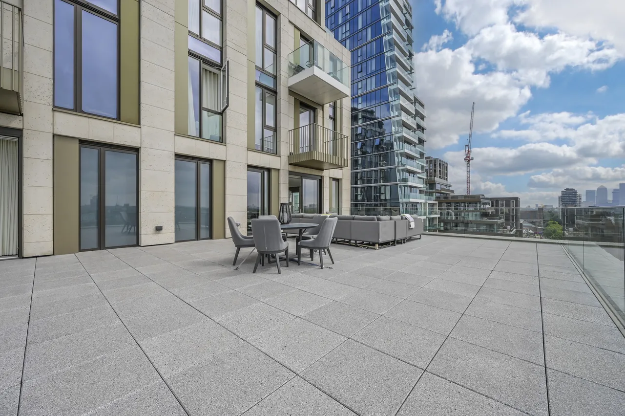 Flat 801, Ariel House, 144 Vaughan Way, London, photo 4