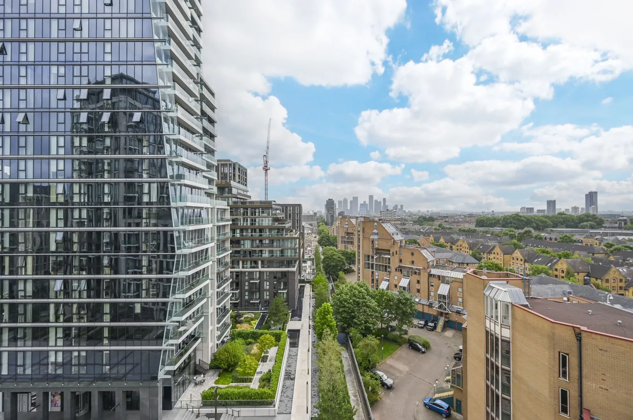 Flat 801, Ariel House, 144 Vaughan Way, London, photo 5