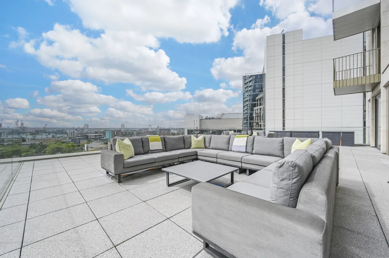 Flat 801, Ariel House, 144 Vaughan Way, London, photo 8