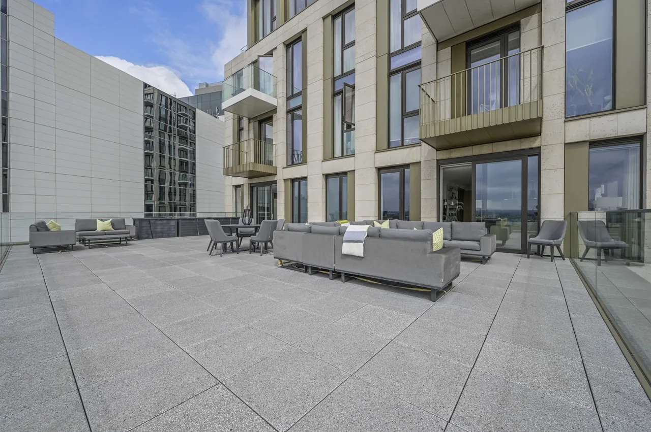 Flat 801, Ariel House, 144 Vaughan Way, London, photo 7