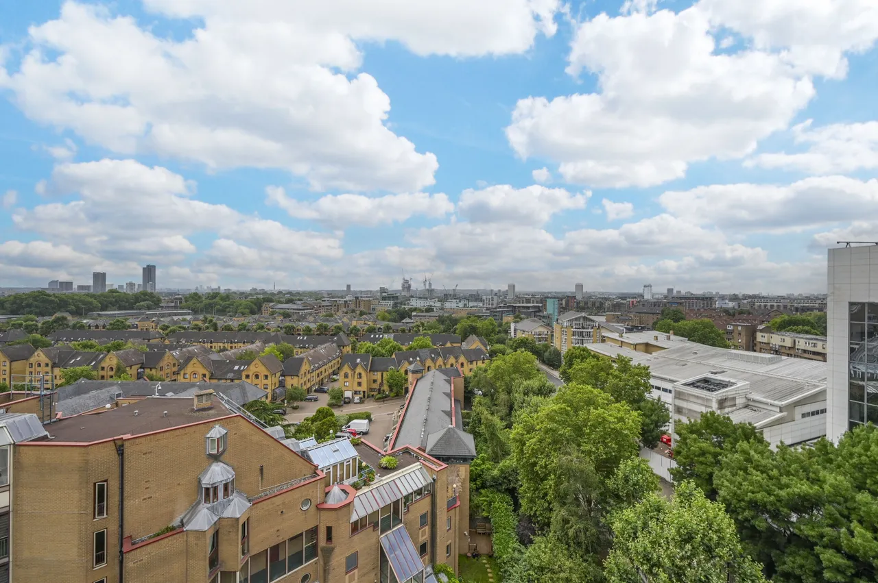 Flat 801, Ariel House, 144 Vaughan Way, London, photo 10