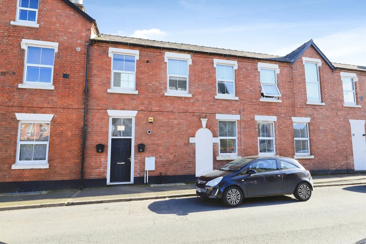 2 bed flat for sale, Plimsoll Street, Kidderminster, DY11