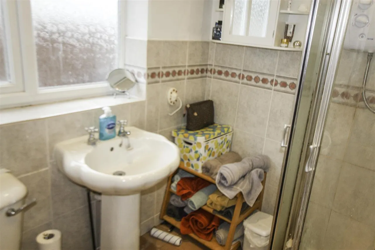 Lon Y Cyll, Pensarn, Conwy, LL22 7RP, photo 9