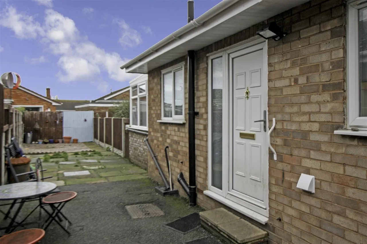 Lon Y Cyll, Pensarn, Conwy, LL22 7RP, photo 10