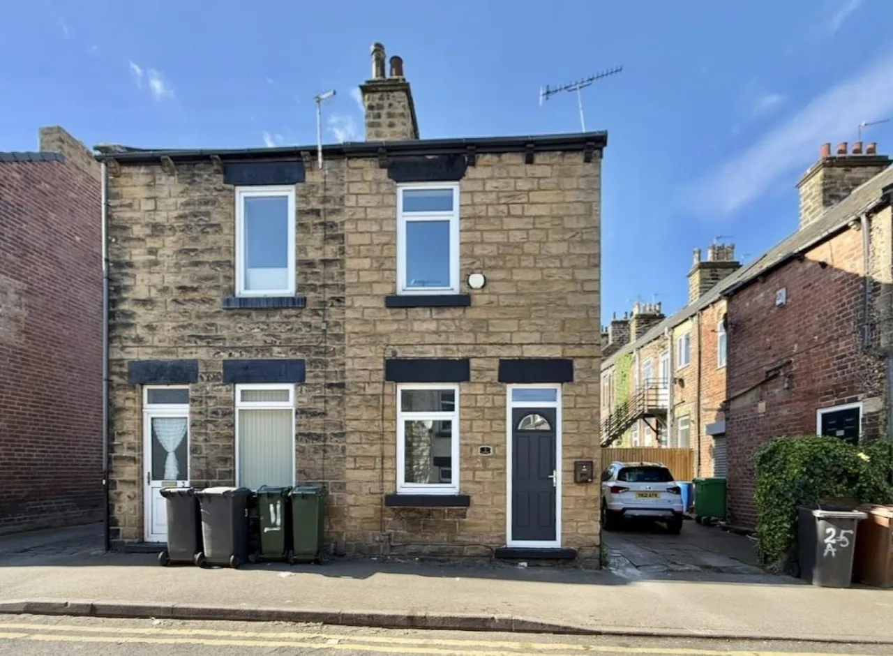 2 bed house for sale — James Street, Barnsley