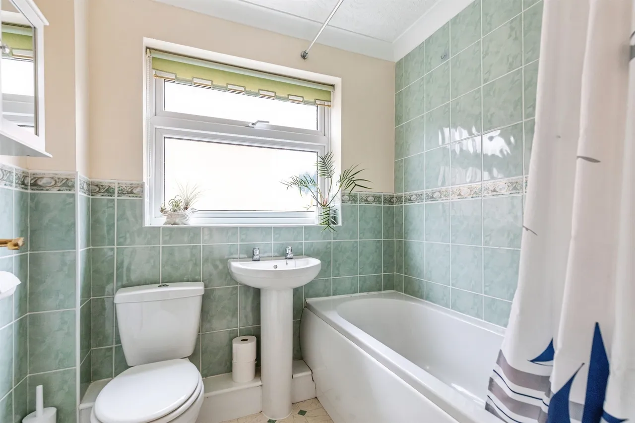 Holmes Avenue, Raunds, photo 12