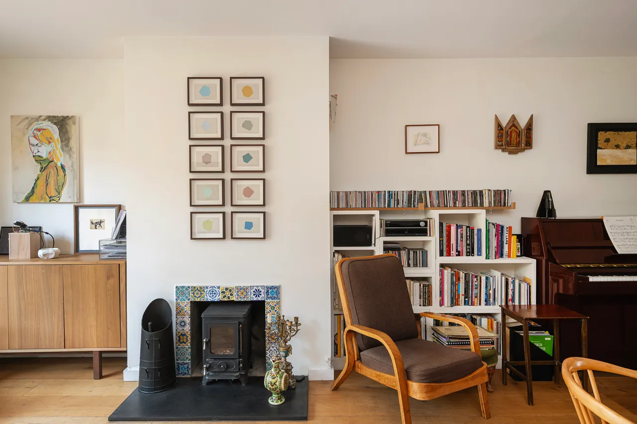 38 Tower Court, 1a Canonbury Street, London, photo 2