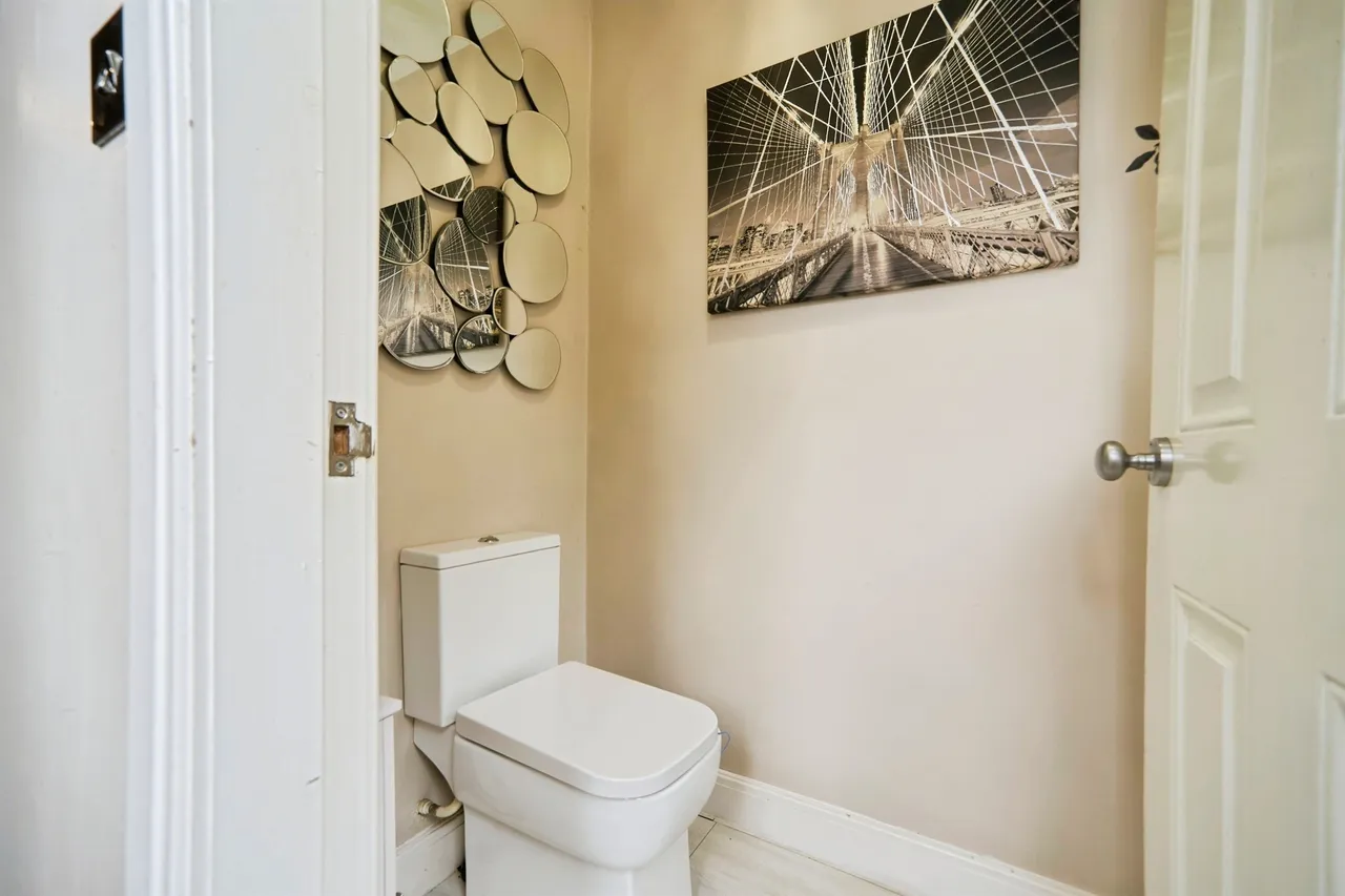 Smalewell Drive, Pudsey, LS28, photo 9