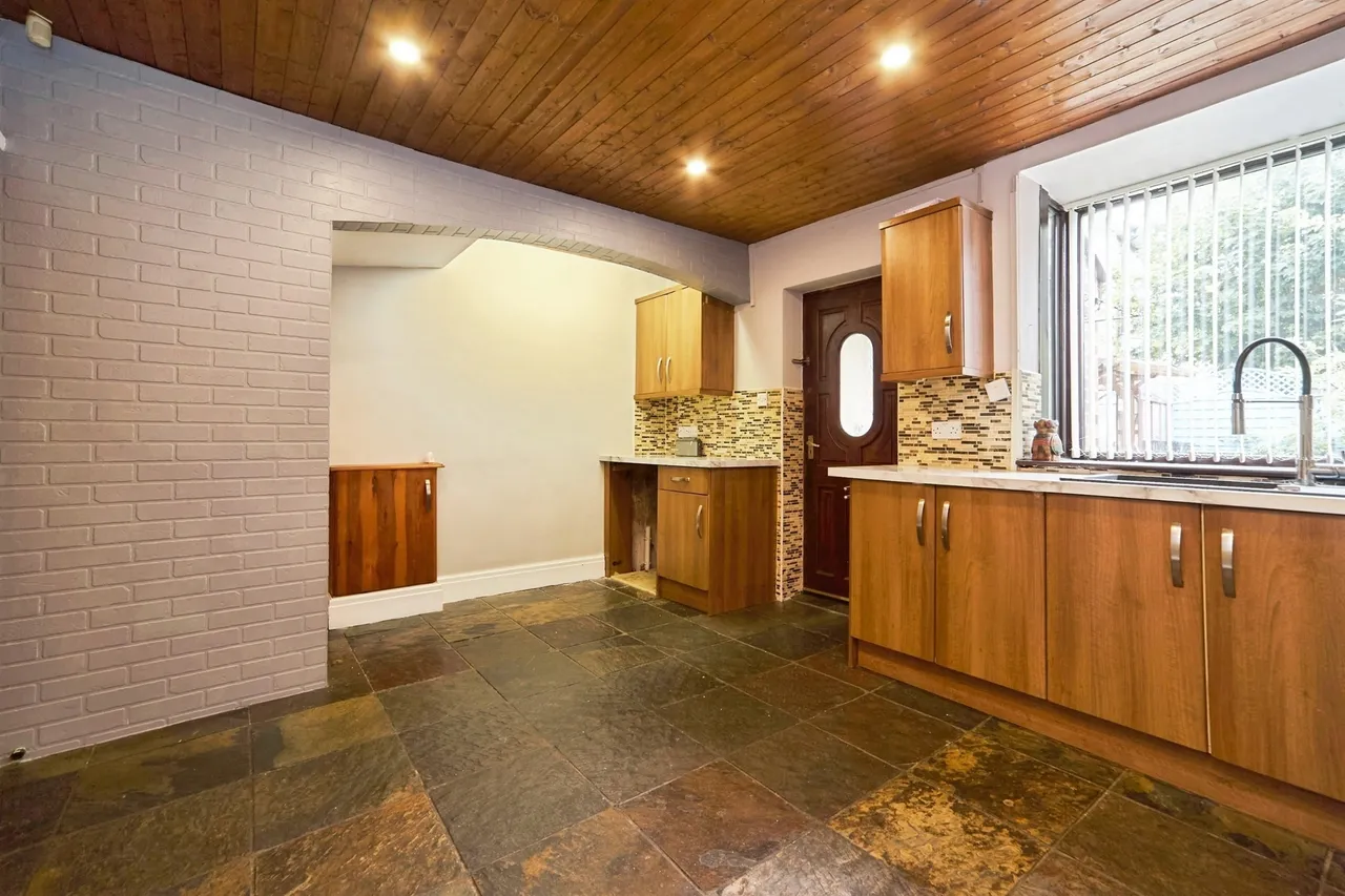 Smalewell Drive, Pudsey, LS28, photo 4