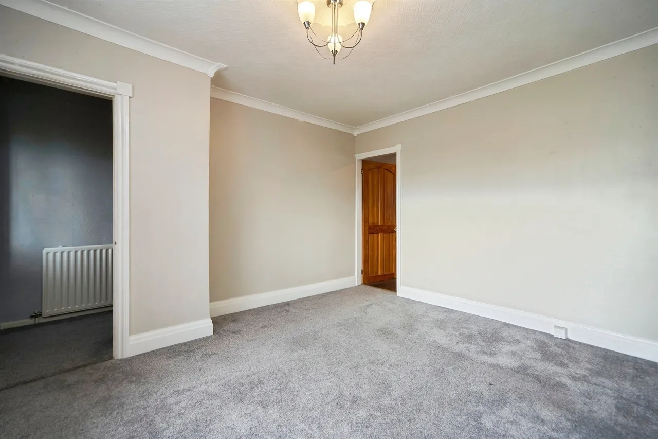 Smalewell Drive, Pudsey, LS28, photo 16