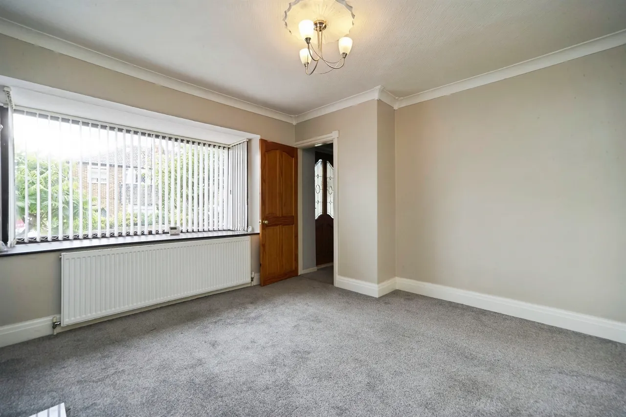 Smalewell Drive, Pudsey, LS28, photo 7