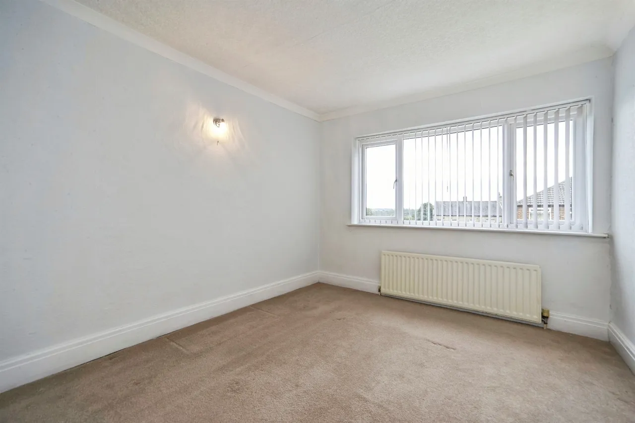 Smalewell Drive, Pudsey, LS28, photo 11