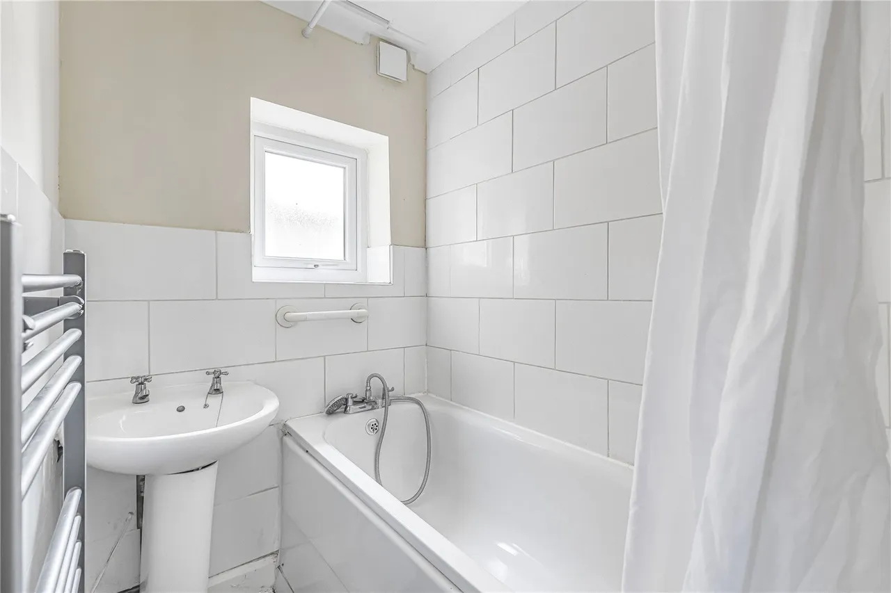 Fulham Palace Road, London, W6, photo 11