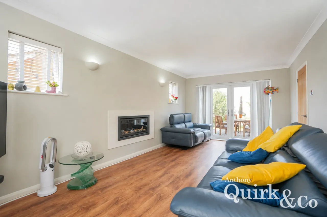 Dewyk Road, Canvey Island, SS8, photo 4
